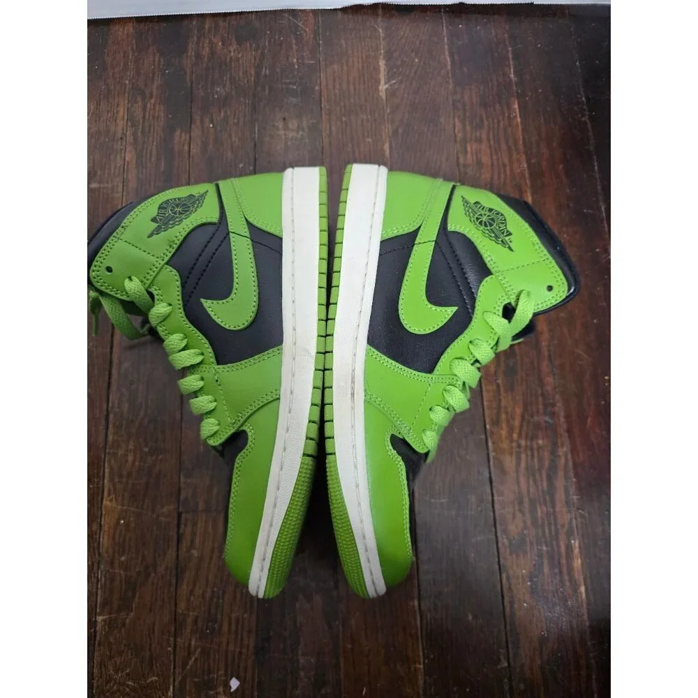 Women's Air Jordan 1 Mid Altitude Green Sneakers size 7